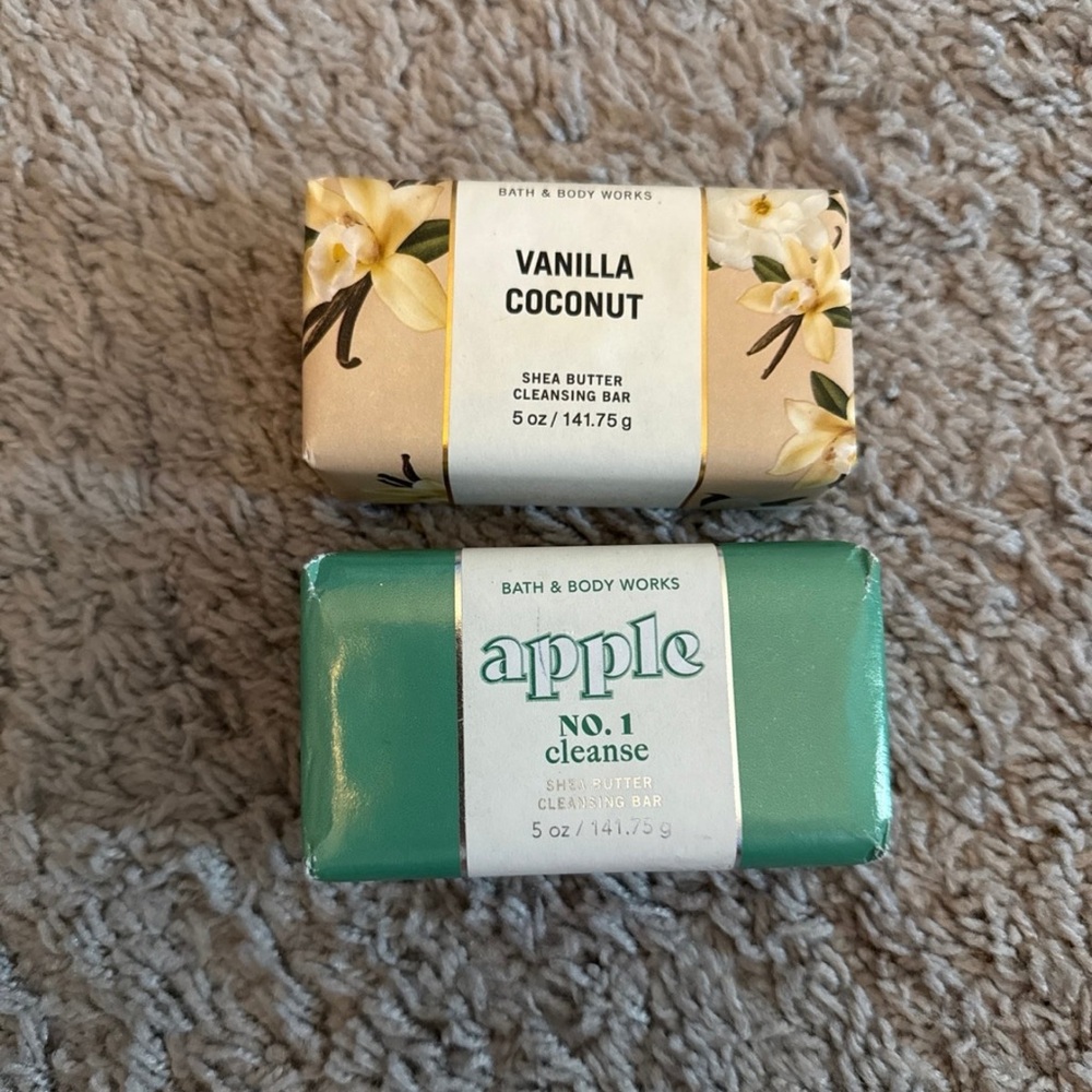 Bath & Body Works Vanilla Coconut and Apple Cleansing Bars